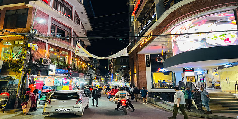 Thamel: Das lebendige Touristenzentrum jetzt rund um die Uhr geöffnet!